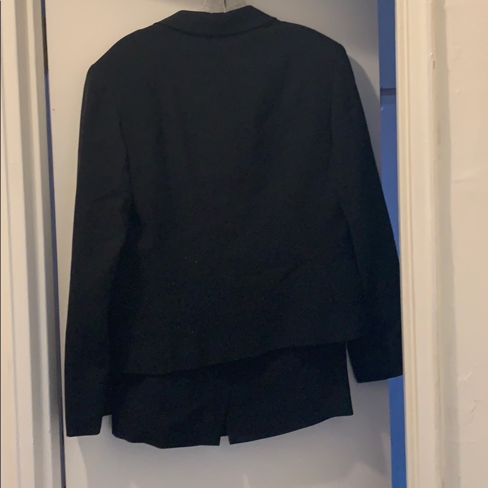 Anne Klein suit - Picture 4 of 8